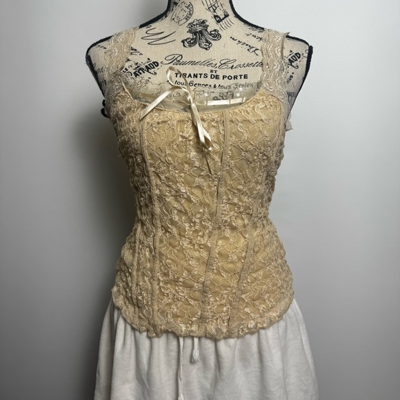 New York & Company Beige Lace Camisole with Front Bow - Picture 3 of 7